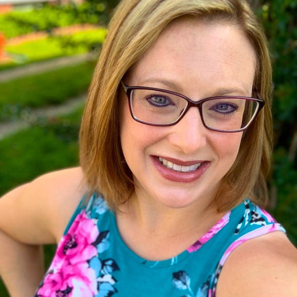 Meet your Posher, Carrie - Picture 1 of 1